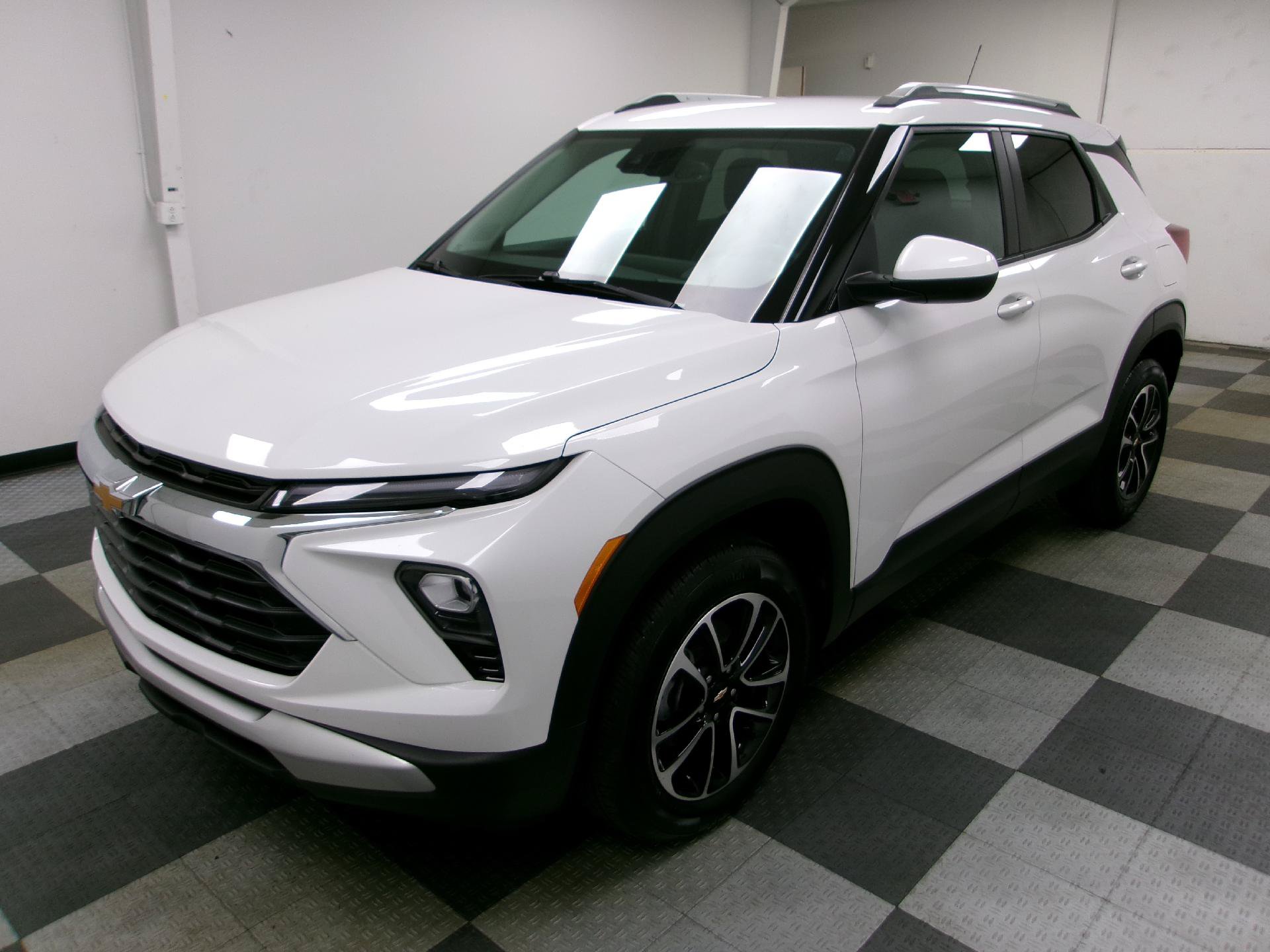 Used 2024 Chevrolet TrailBlazer LT w/ Convenience Package