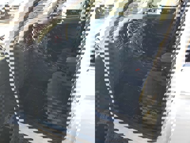 Certified 2021 Volkswagen Tiguan SEL image 17