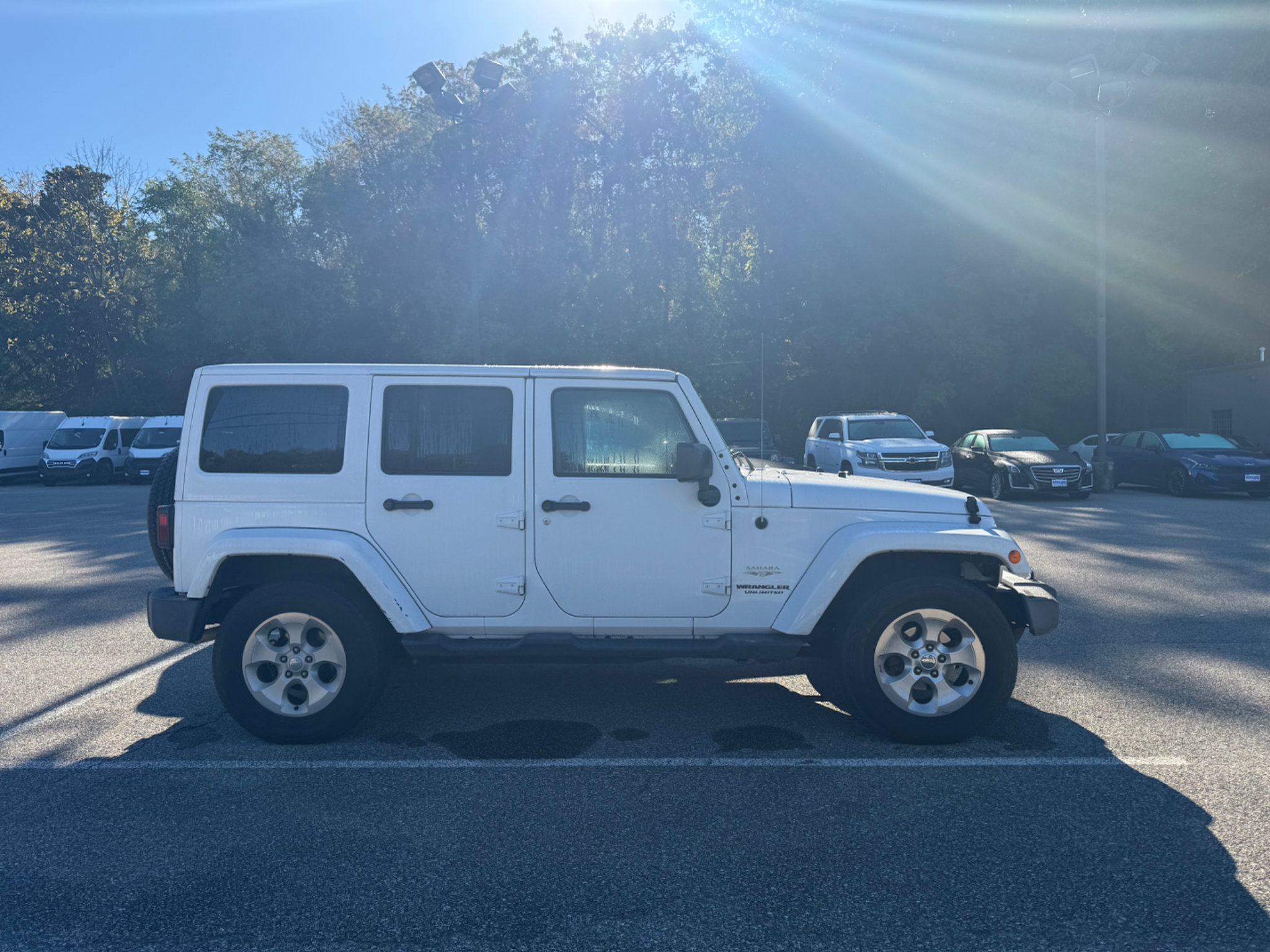 Used 2015 Jeep Wrangler Unlimited Sahara w/ Connectivity Group AWD/4WD image 4
