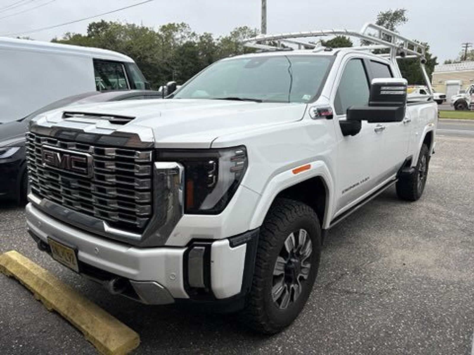Used 2024 GMC Sierra 2500 Denali w/ Denali Reserve Package AWD/4WD image 6