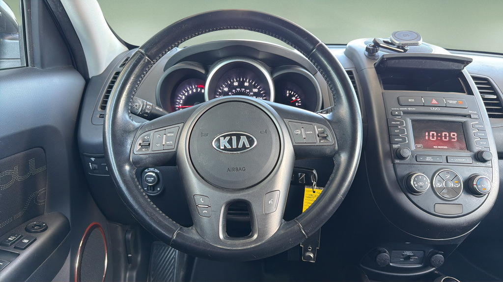 Used 2013 Kia Soul + w/ Audio Pkg FWD image 9