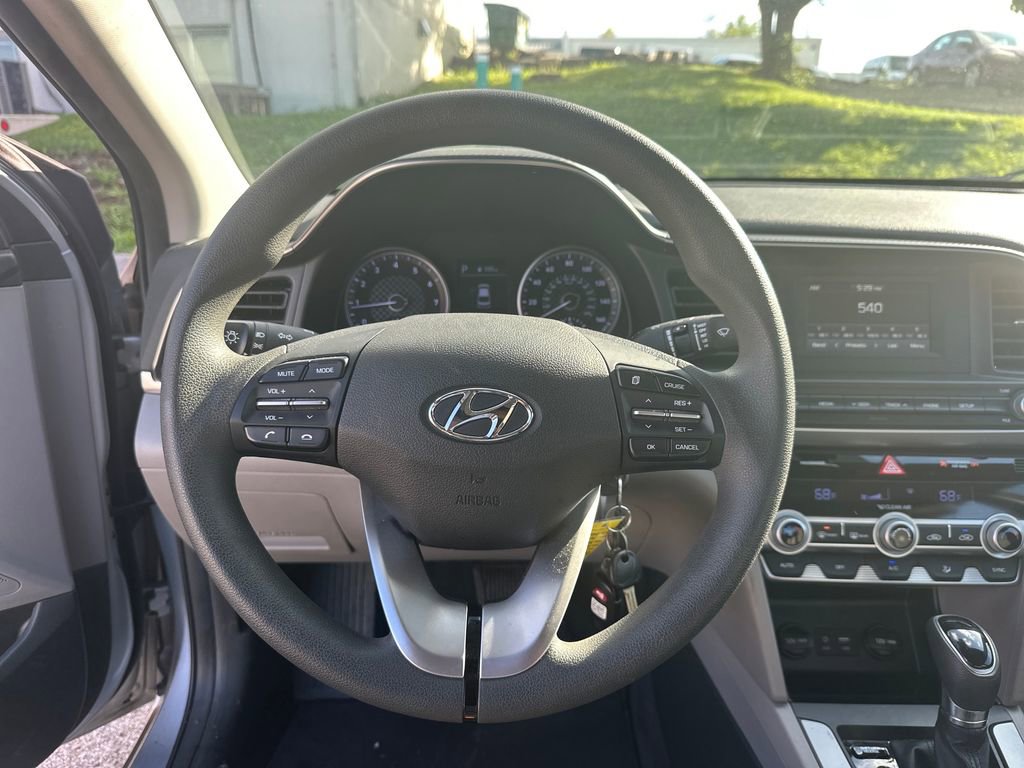 Used 2020 Hyundai Elantra SE w/ Cargo Package (C1) FWD image 10