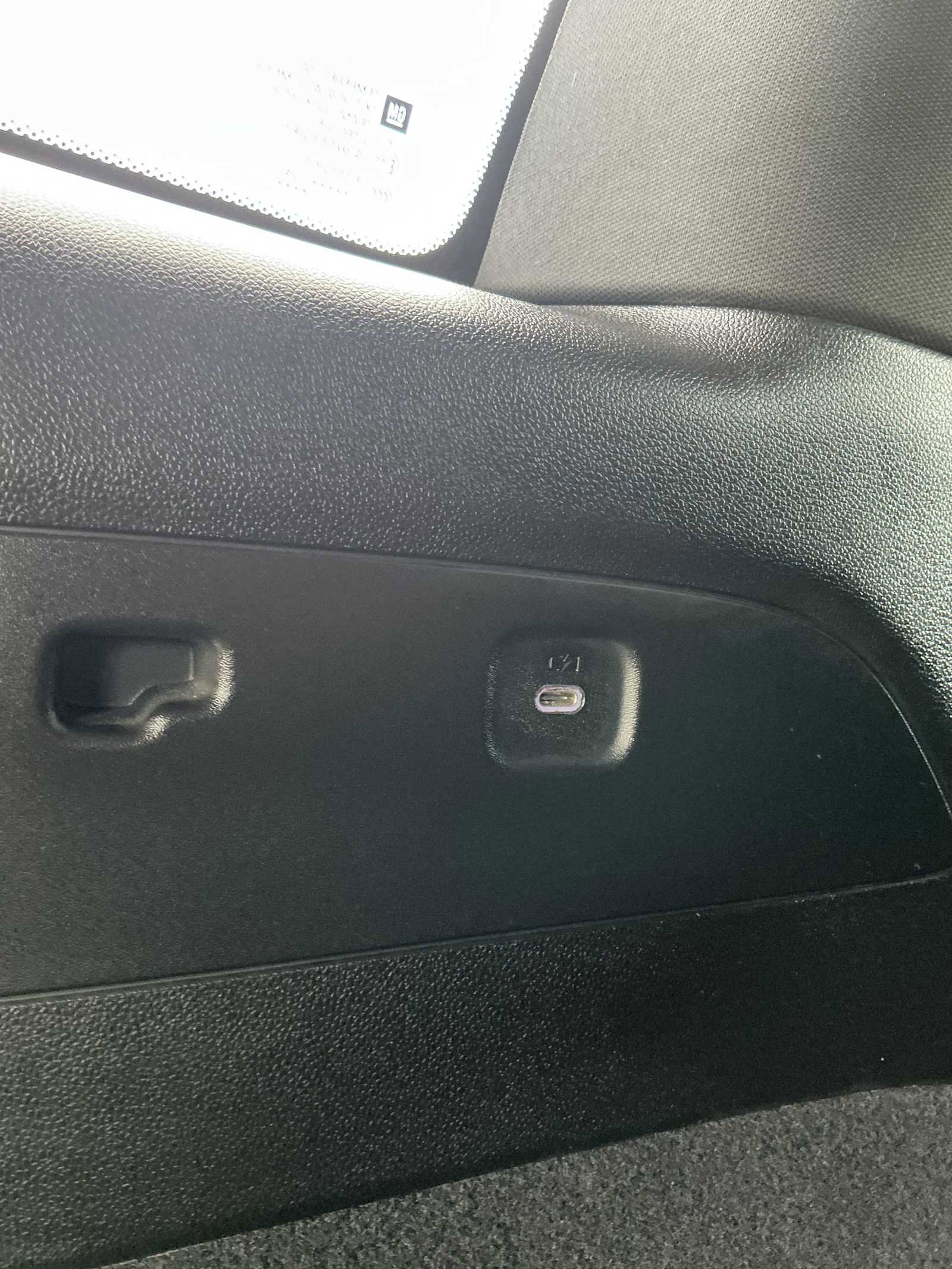 Used 2024 Cadillac XT6 Luxury w/ LPO, Floor Liner Package image 16