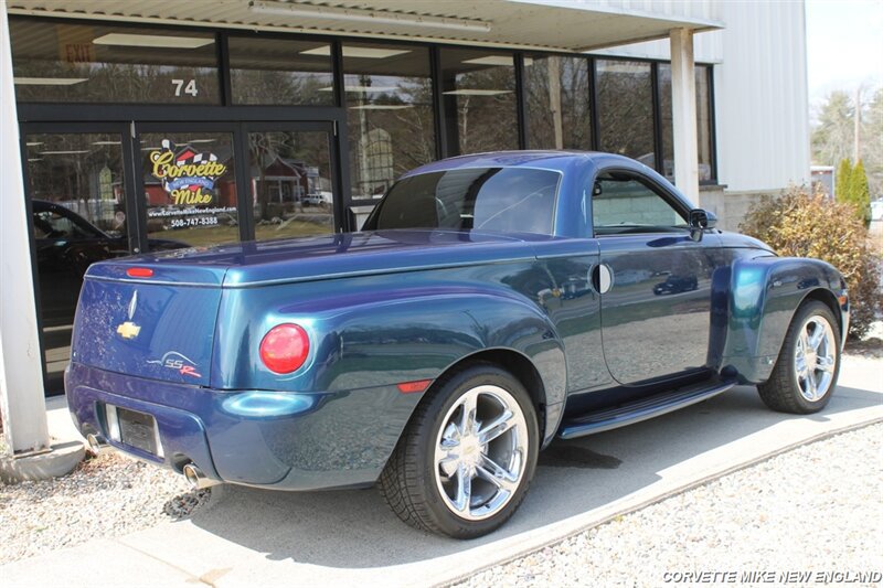 Used 2006 Chevrolet SSR w/ Preferred Equipment Group RWD image 35