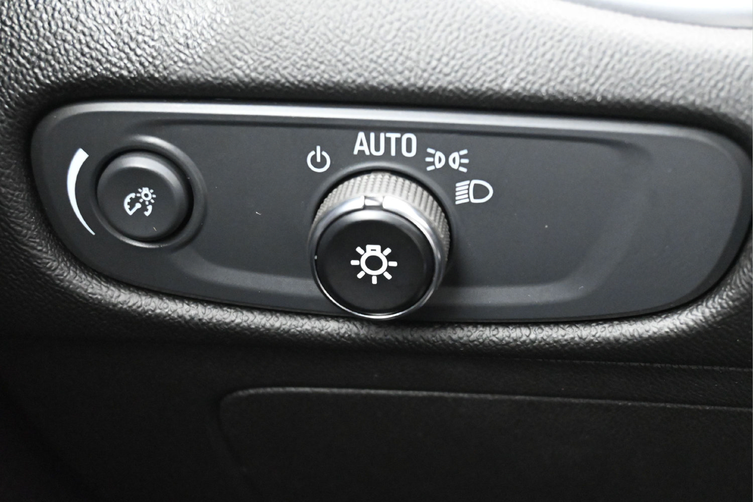 Used 2025 Chevrolet Malibu LT FWD image 16