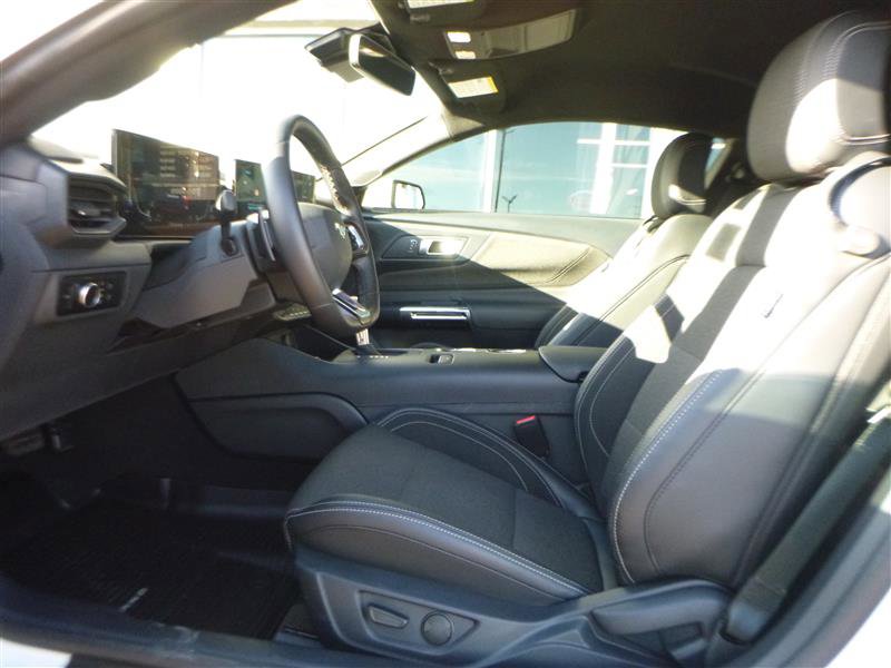 Used 2024 Ford Mustang GT RWD image 5