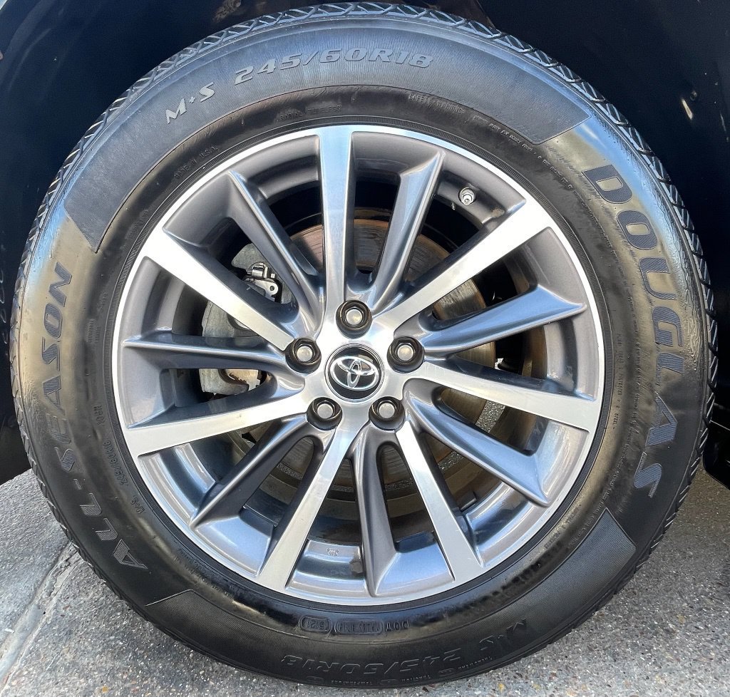 Used 2017 Toyota Highlander XLE FWD image 13