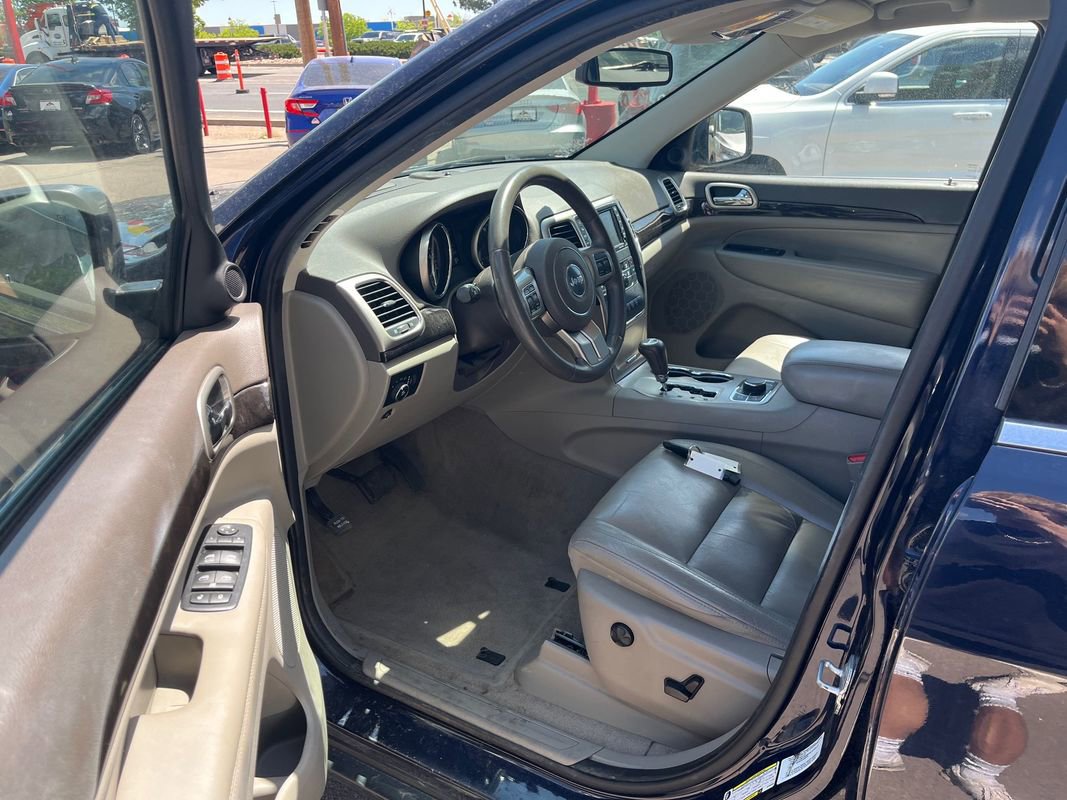 Used 2013 Jeep Grand Cherokee Laredo AWD/4WD image 9