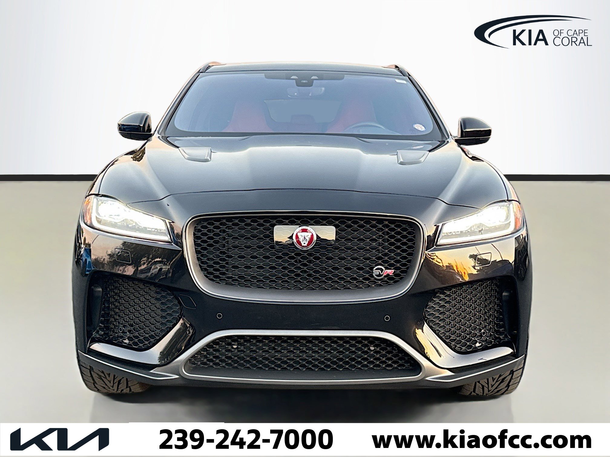 Used 2020 Jaguar F-PACE SVR image 8