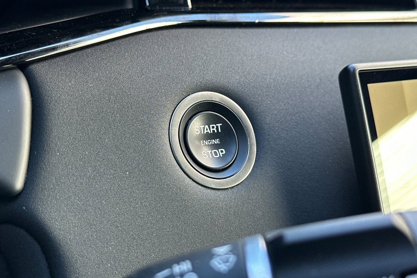 Certified 2024 Land Rover Range Rover Evoque Dynamic SE image 34