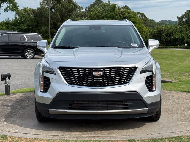 Used 2022 Cadillac XT4 Premium Luxury w/ Safety Alert Package FWD image 2