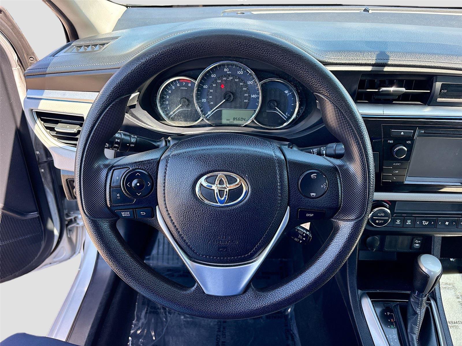 Used 2014 Toyota Corolla LE FWD image 11