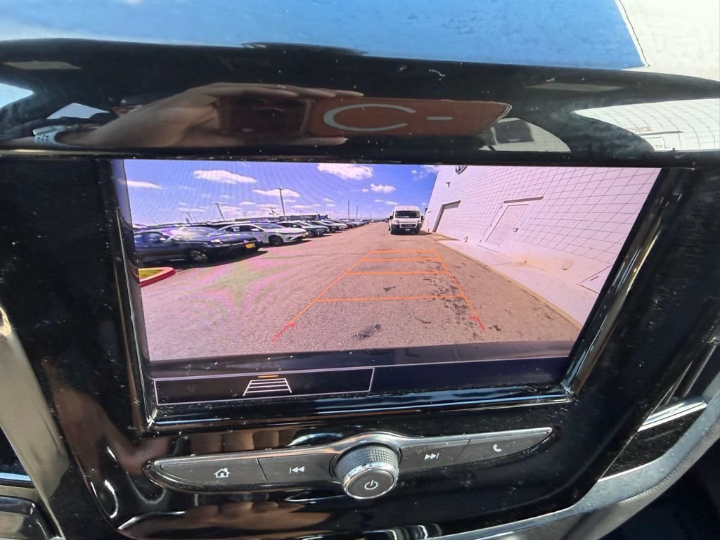 Used 2023 Chevrolet Traverse LT FWD image 26