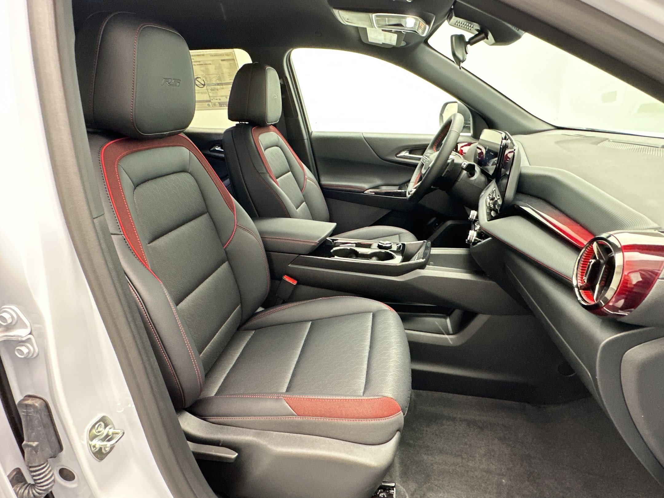New 2027 Chevrolet Equinox RS w/ LPO, Floor Liner Package AWD/4WD image 24