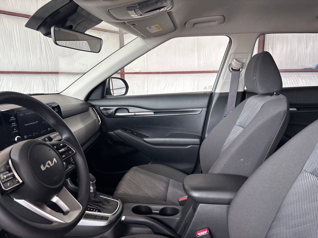Used 2026 Kia Seltos LX image 11
