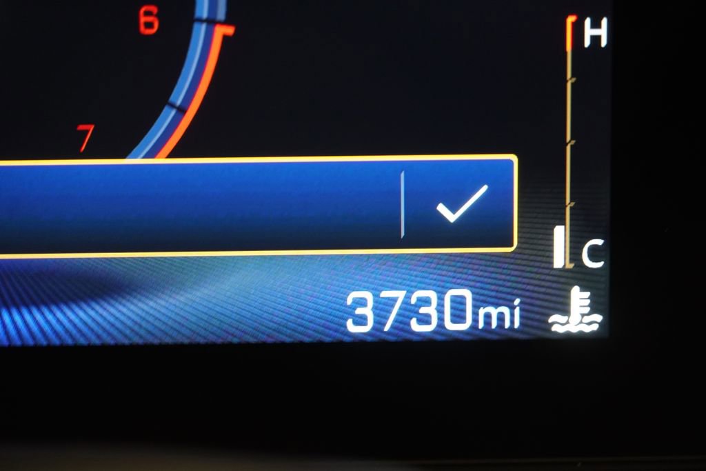 Used 2024 Chevrolet Trax RS w/ Driver Confidence Package image 4