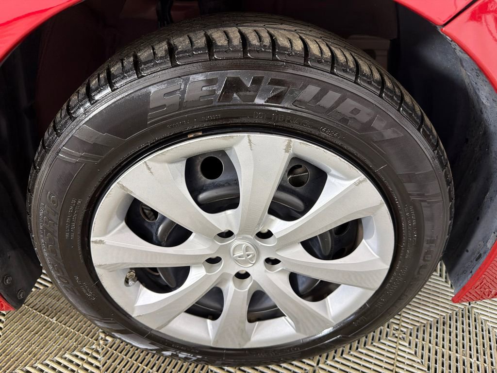 Used 2021 Toyota Corolla LE image 12