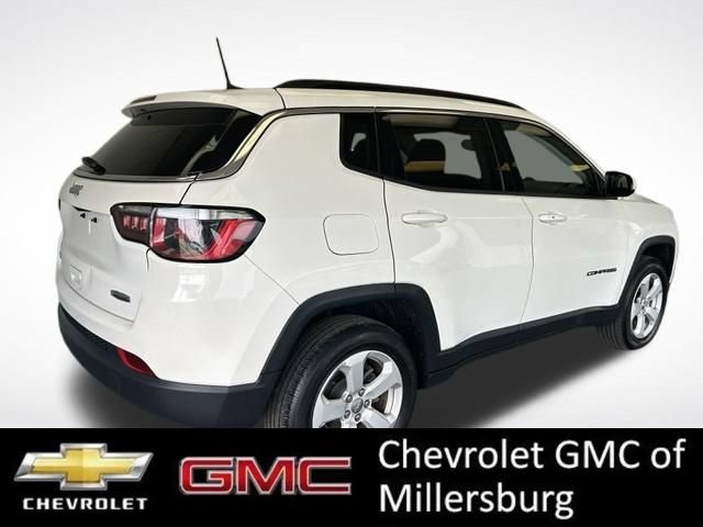 Used 2019 Jeep Compass Latitude w/ Cold Weather Group AWD/4WD image 3