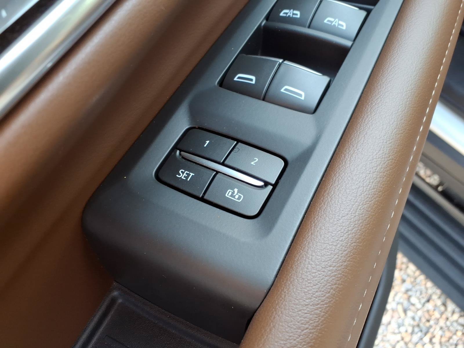 Used 2024 Chevrolet Suburban High Country w/ Premium Package AWD/4WD image 17