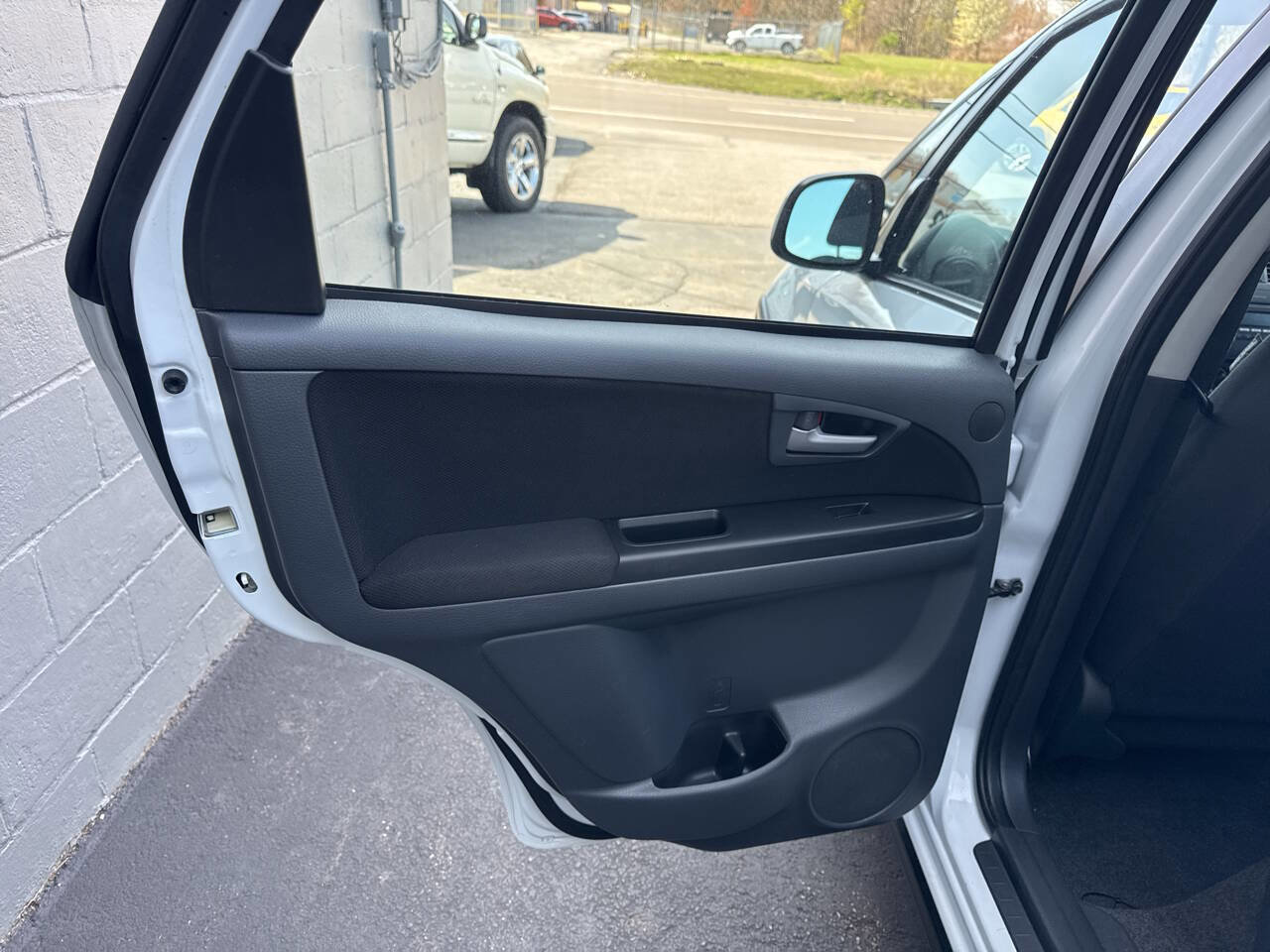 Used 2012 Suzuki SX4 Premium image 17