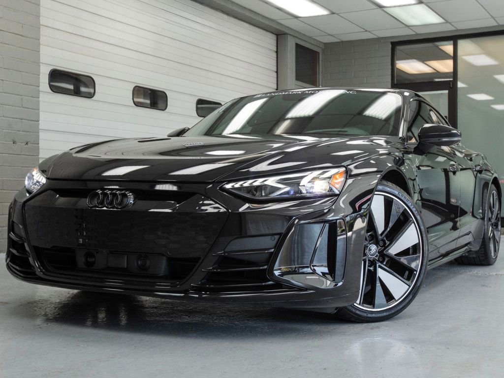 Used 2024 Audi e-tron GT Prestige AWD/4WD image 2