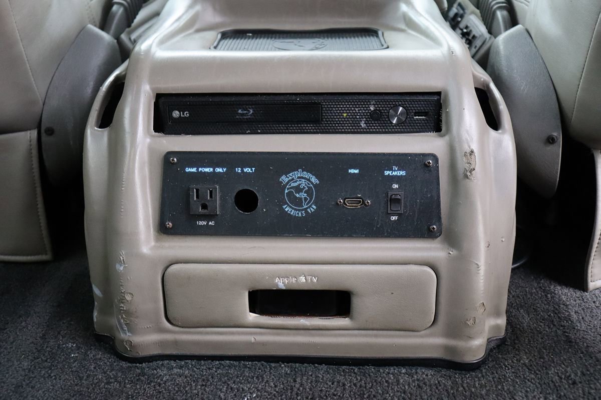 Used 2020 GMC Savana 2500 Extended w/ Enhanced Convenience Package image 42