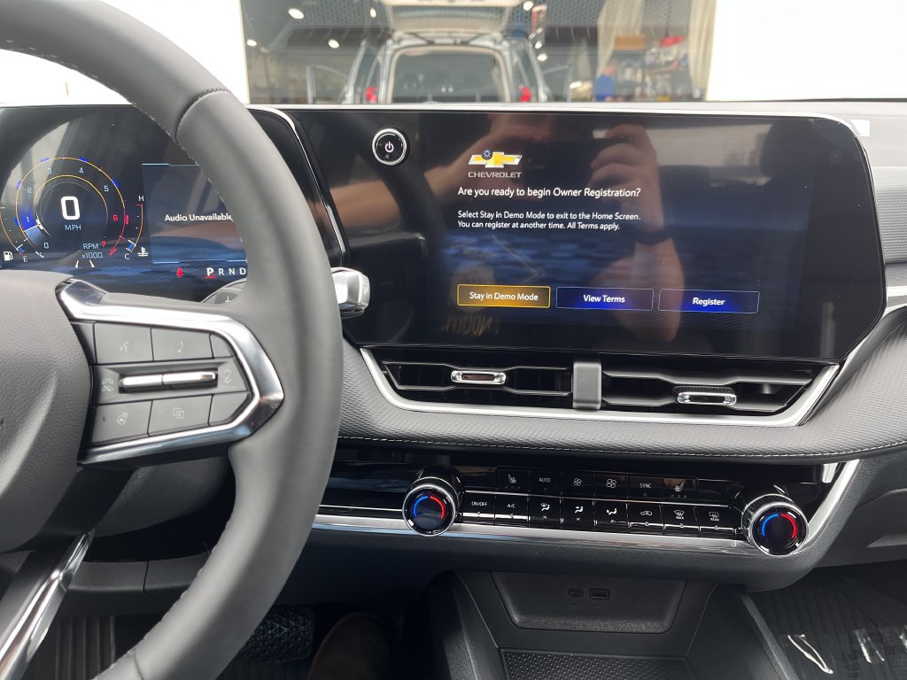 New 2027 Chevrolet Equinox LT w/ Convenience Package II AWD/4WD image 17