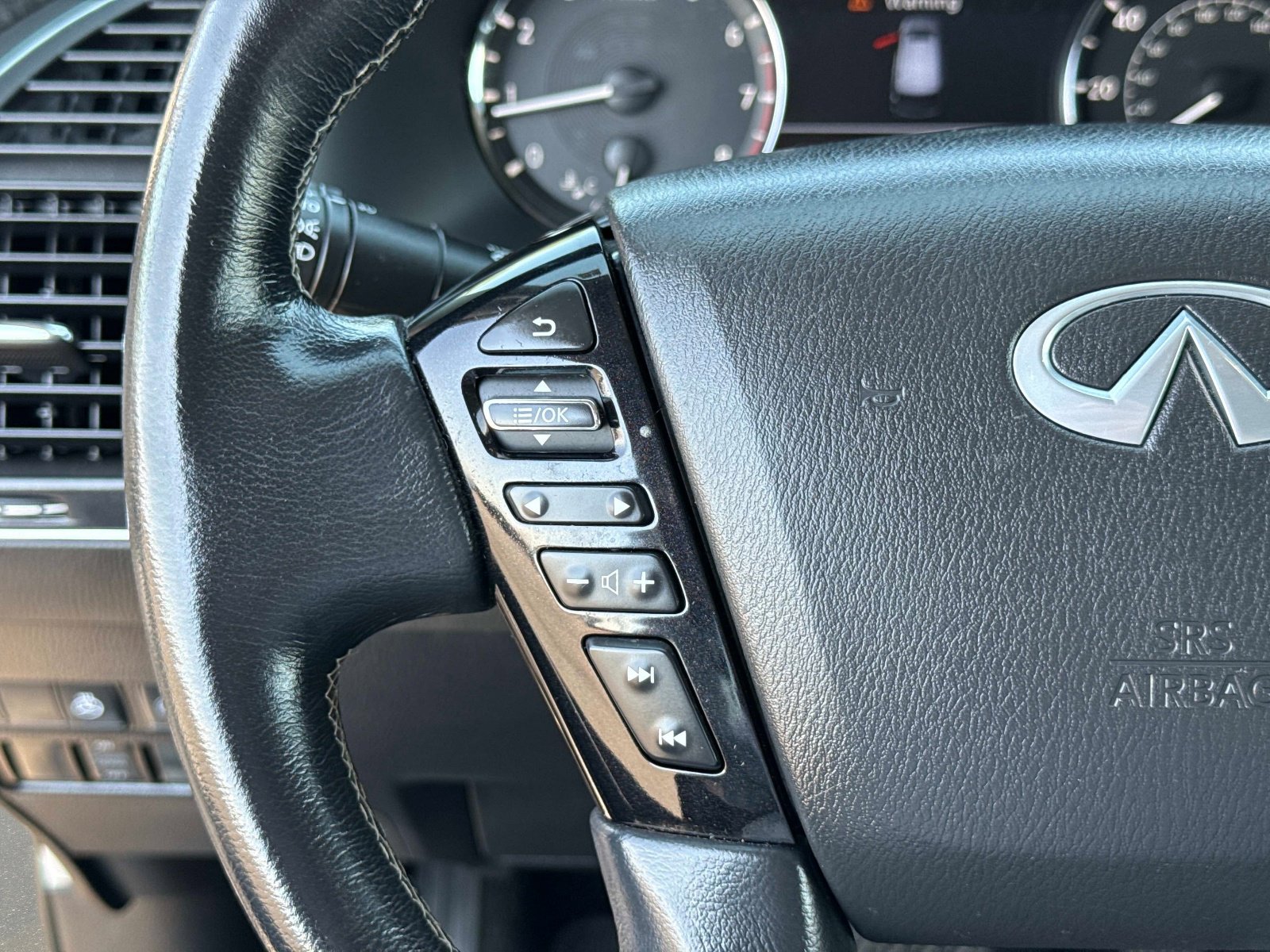 Used 2022 INFINITI QX80 Luxe AWD/4WD image 31