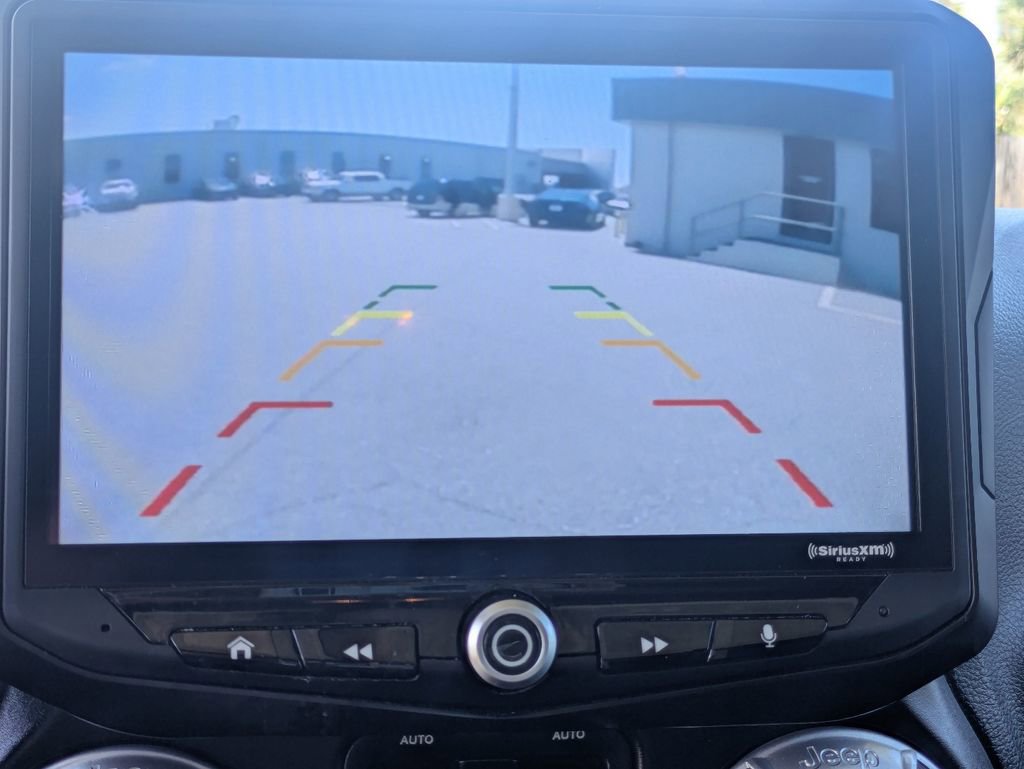 Used 2013 Jeep Wrangler Unlimited Sahara w/ Connectivity Group AWD/4WD image 21