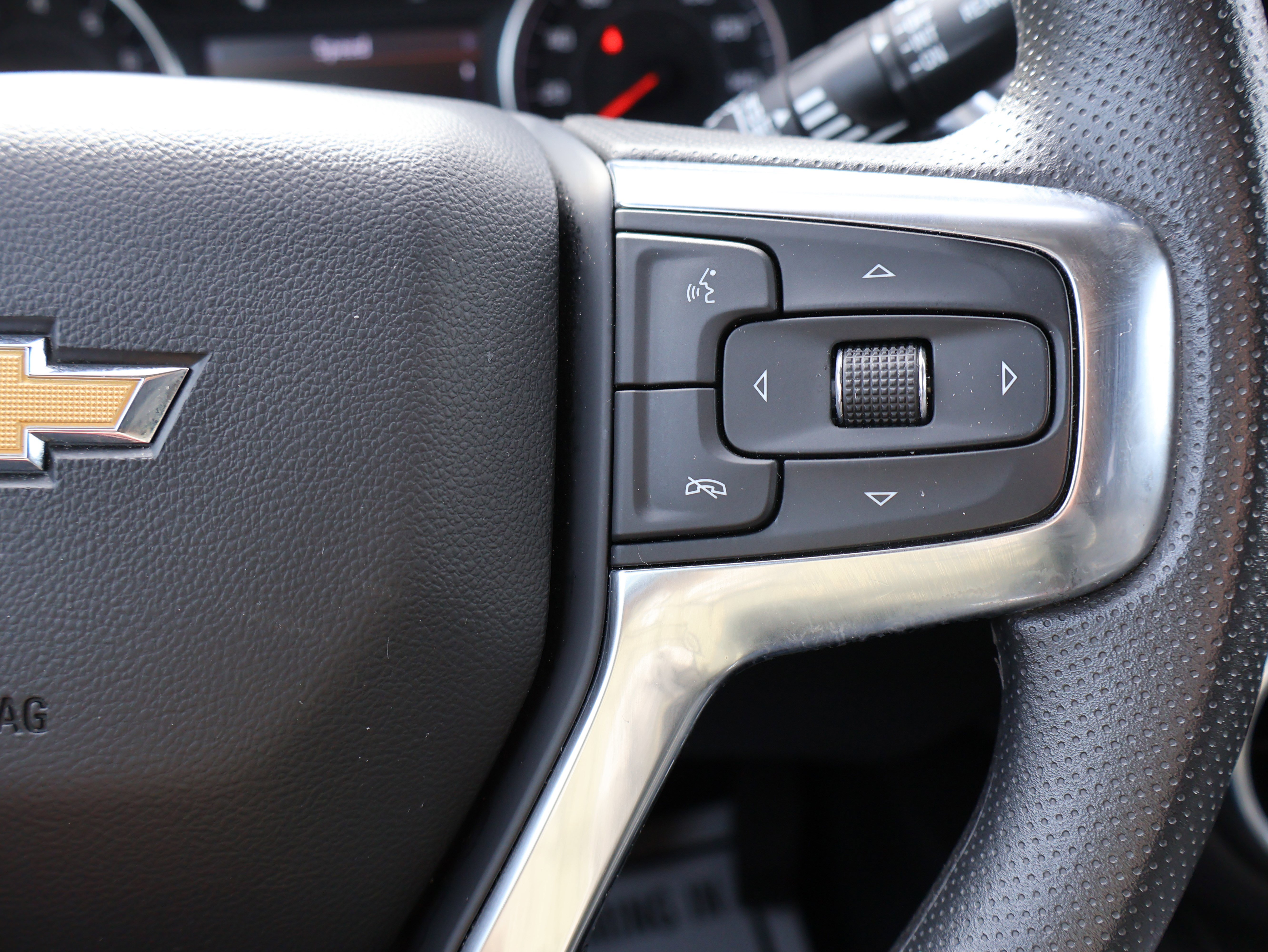 Used 2025 Chevrolet Blazer LT image 32