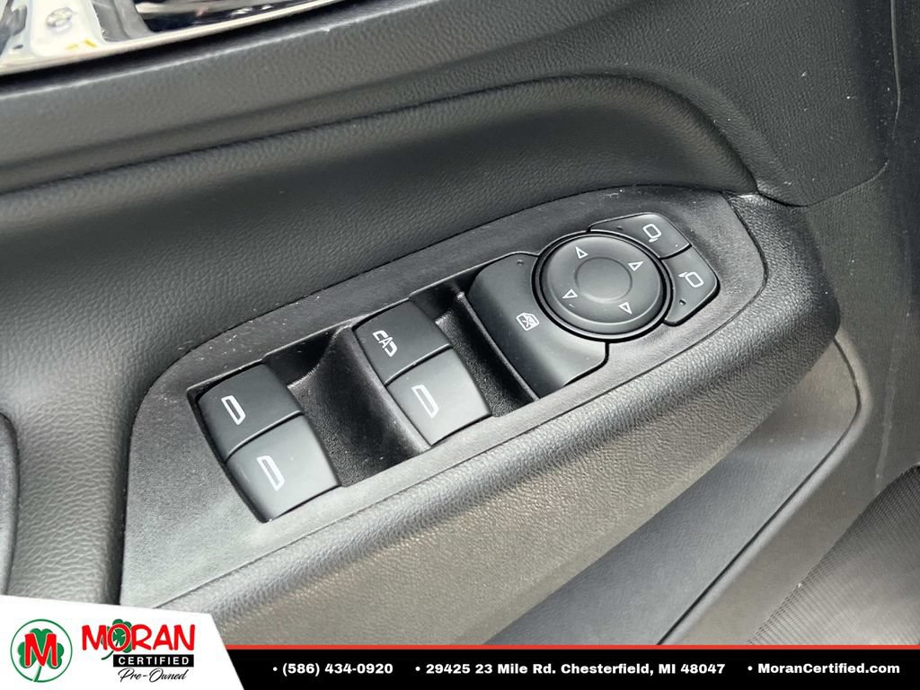 Used 2019 Chevrolet Equinox LT FWD image 16