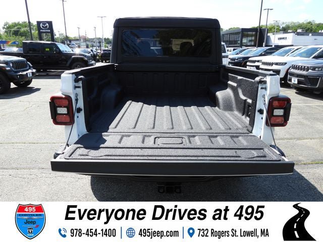 New 2026 Jeep Gladiator Rubicon w/ Steel Power Dome Hood Package AWD/4WD image 5