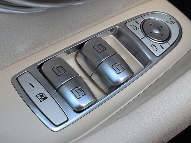 Used 2019 Mercedes-Benz E 300 image 24