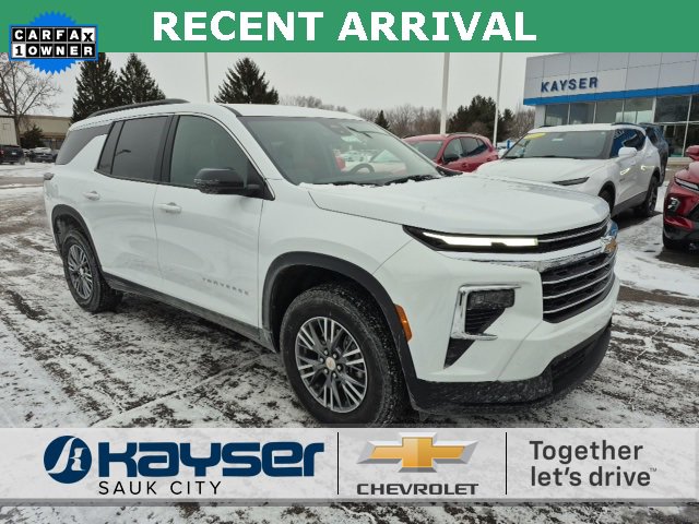 Used 2025 Chevrolet Traverse LT image 1