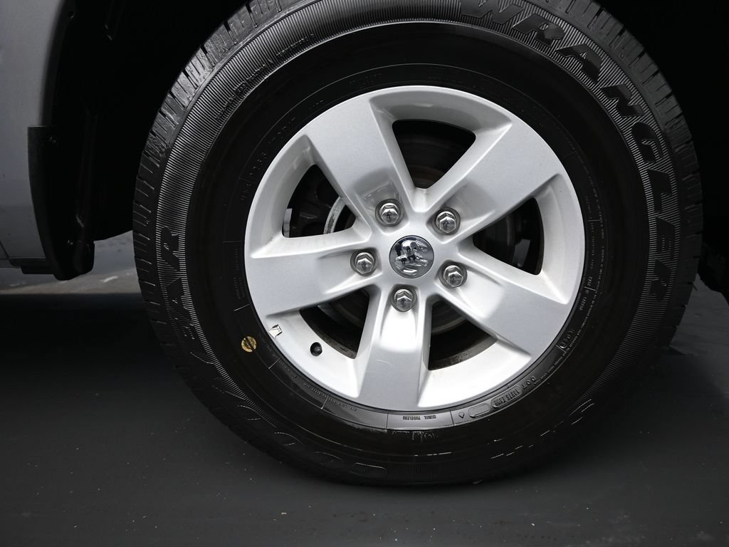Used 2024 RAM 1500 Classic SLT AWD/4WD image 10