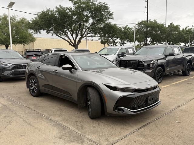 Used 2023 Toyota Crown XLE image 3