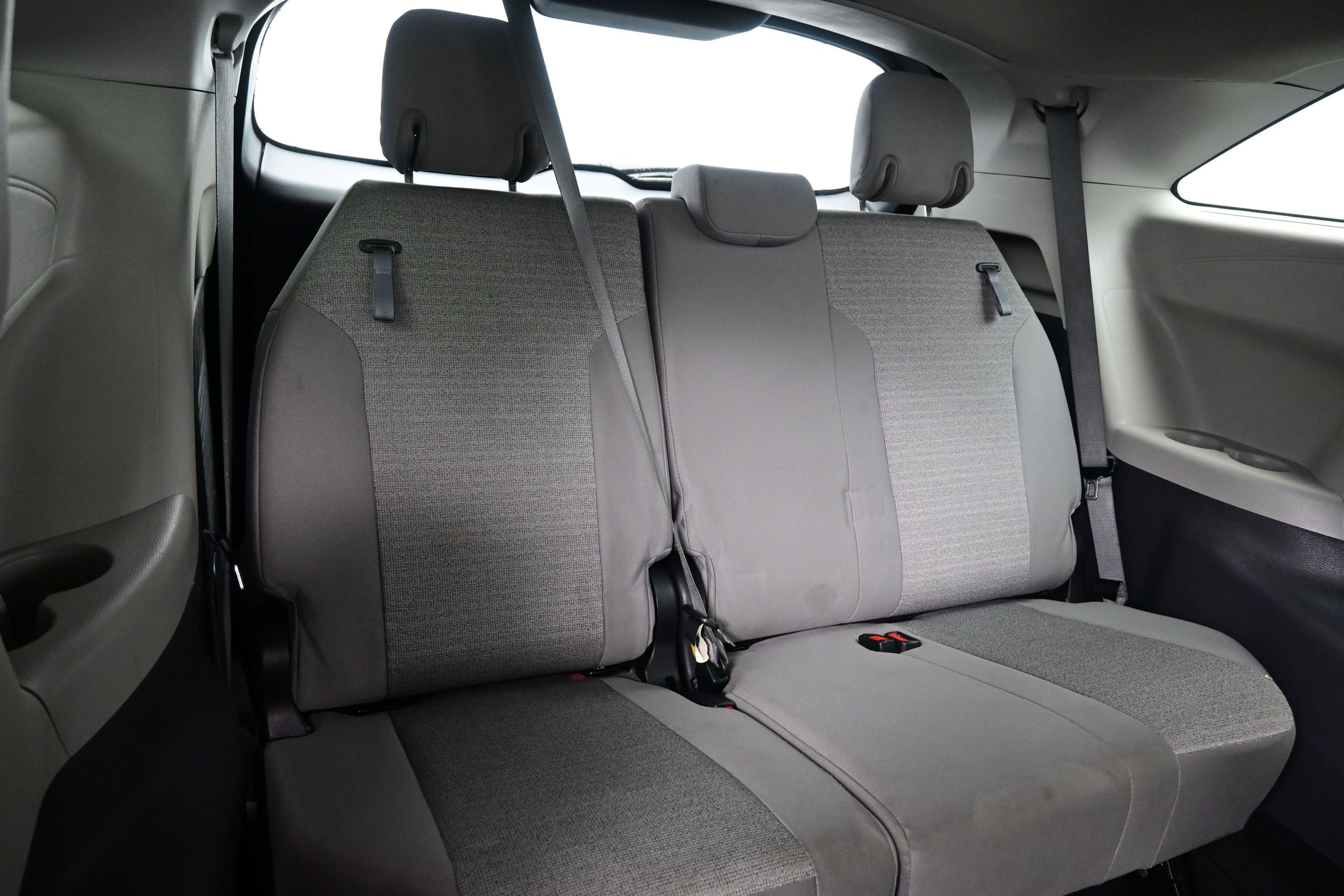 Used 2022 Toyota Sienna LE w/ LE Plus Package AWD/4WD image 16
