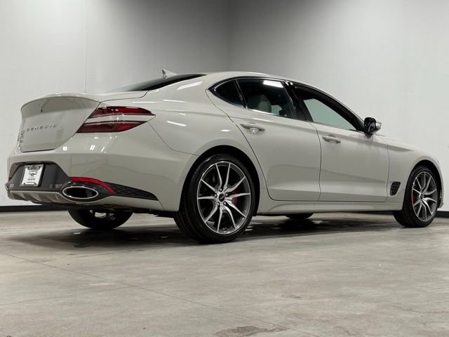 Used 2025 Genesis G70 2.5T image 12