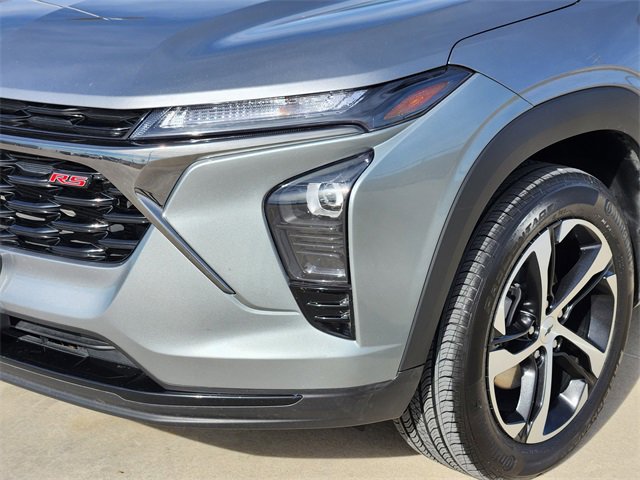 Certified 2024 Chevrolet Trax RS w/ Driver Confidence Package image 9