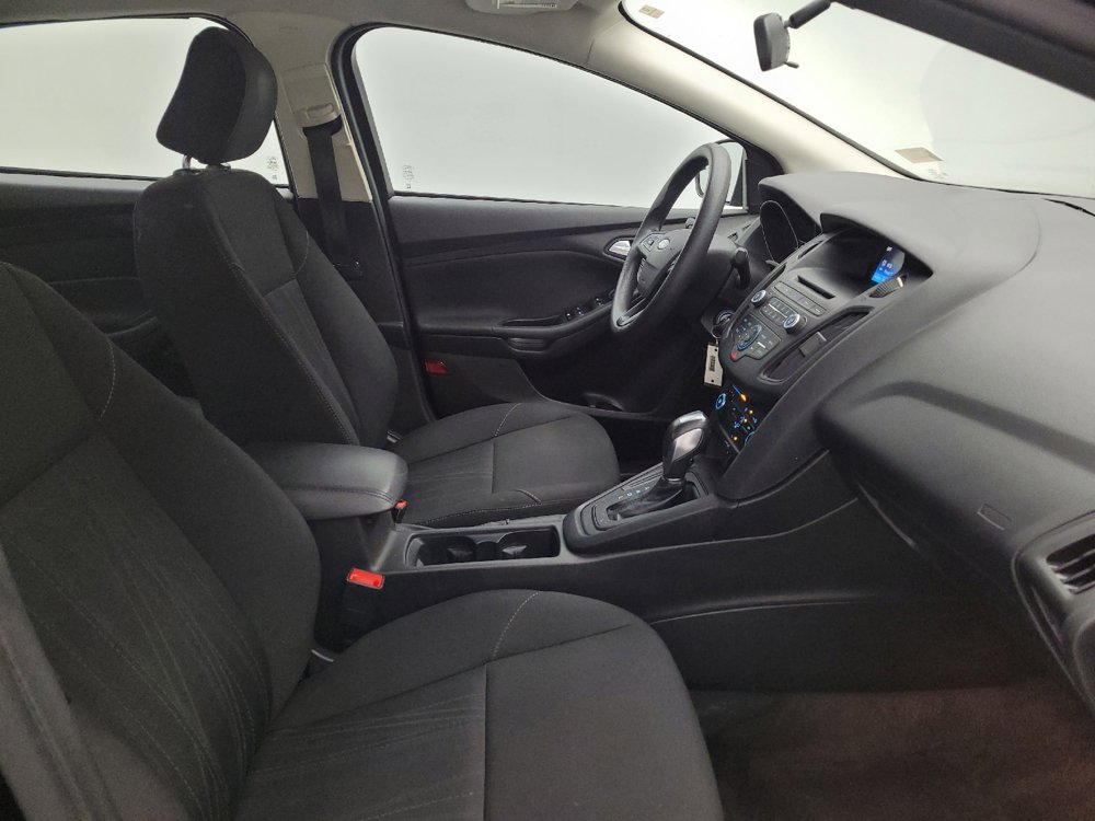 Used 2016 Ford Focus SE FWD image 21