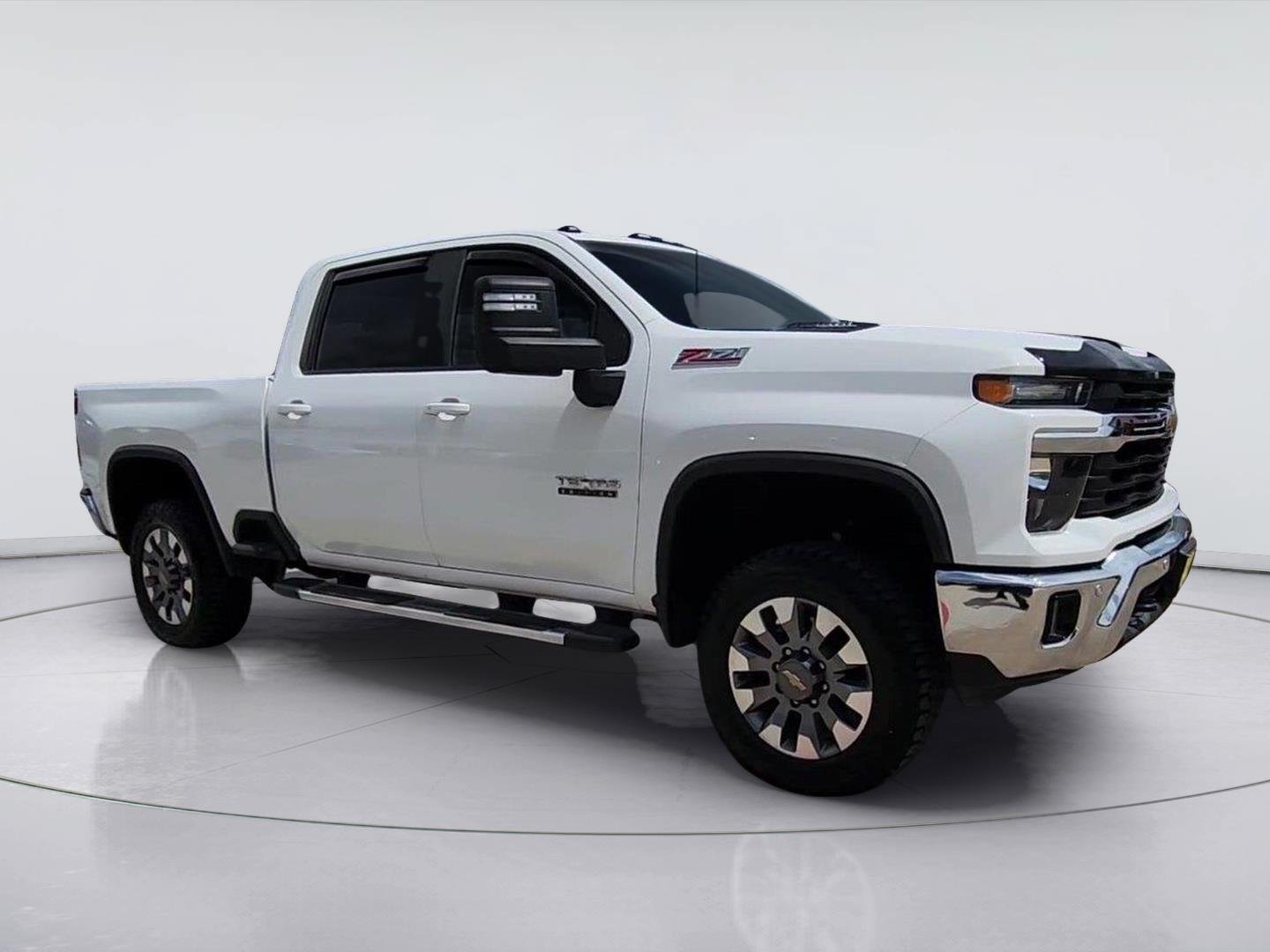Used 2025 Chevrolet Silverado 2500 LT w/ Texas Edition AWD/4WD image 2