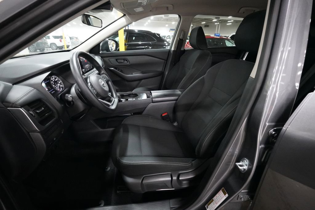 Used 2024 Nissan Rogue S image 7