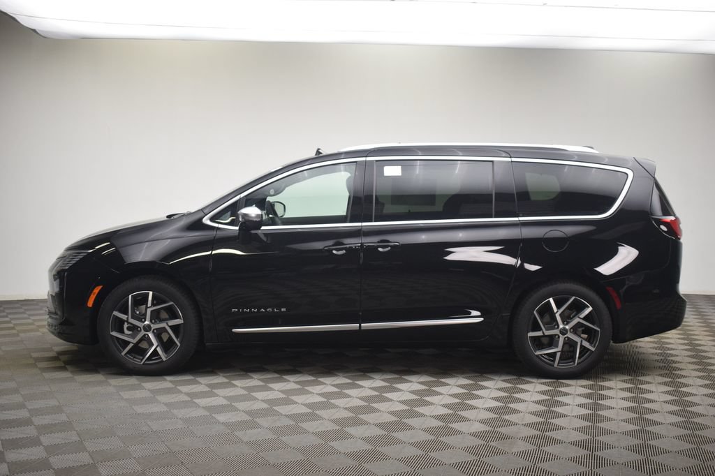 New 2027 Chrysler Pacifica Pinnacle FWD image 13