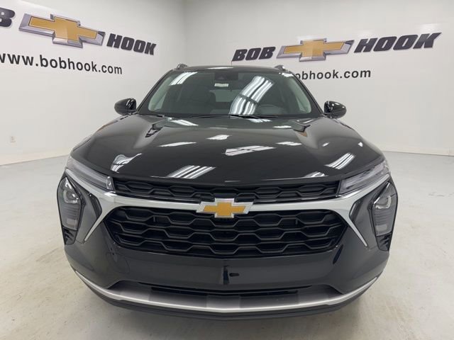 New 2026 Chevrolet Trax LT FWD image 2