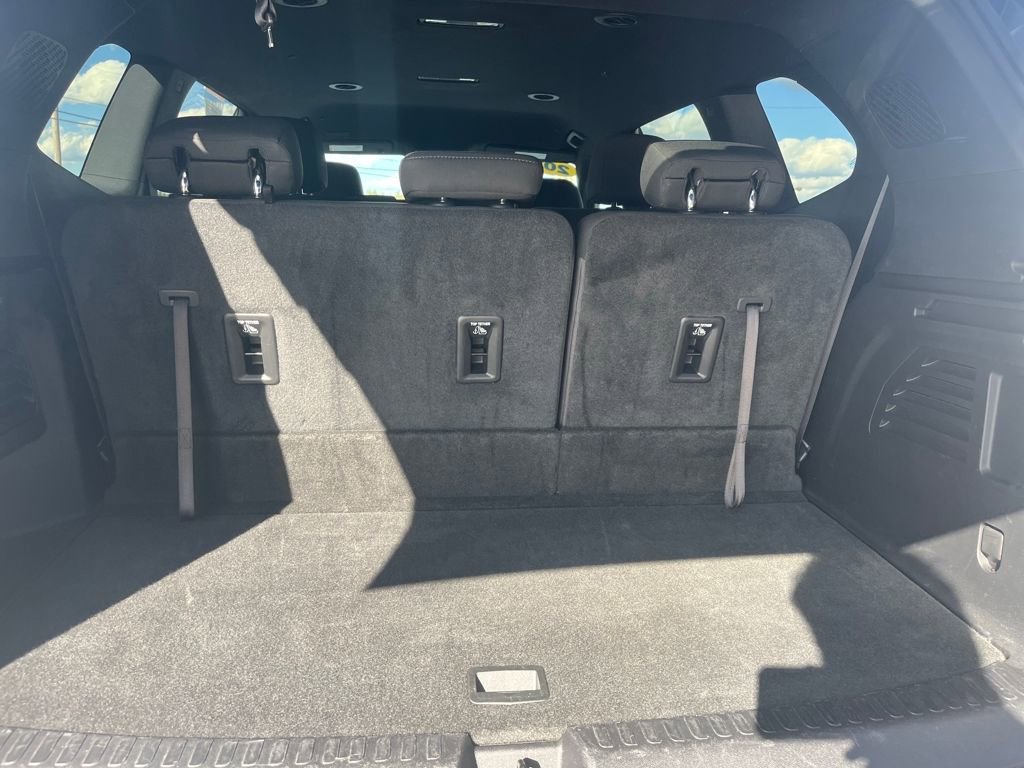 Used 2025 GMC Acadia Elevation image 24