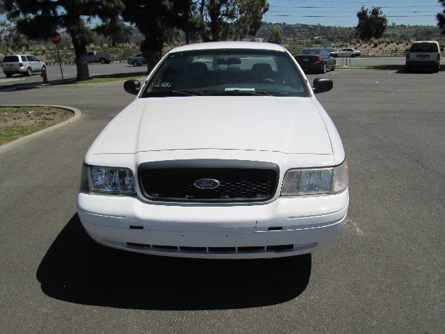Used 2004 Ford Crown Victoria Police Interceptor image 2