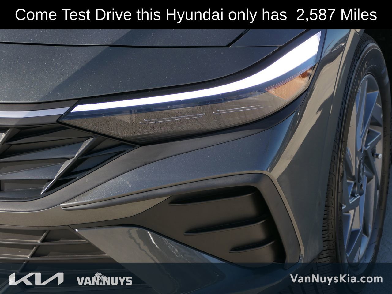 Used 2025 Hyundai Elantra Blue image 9