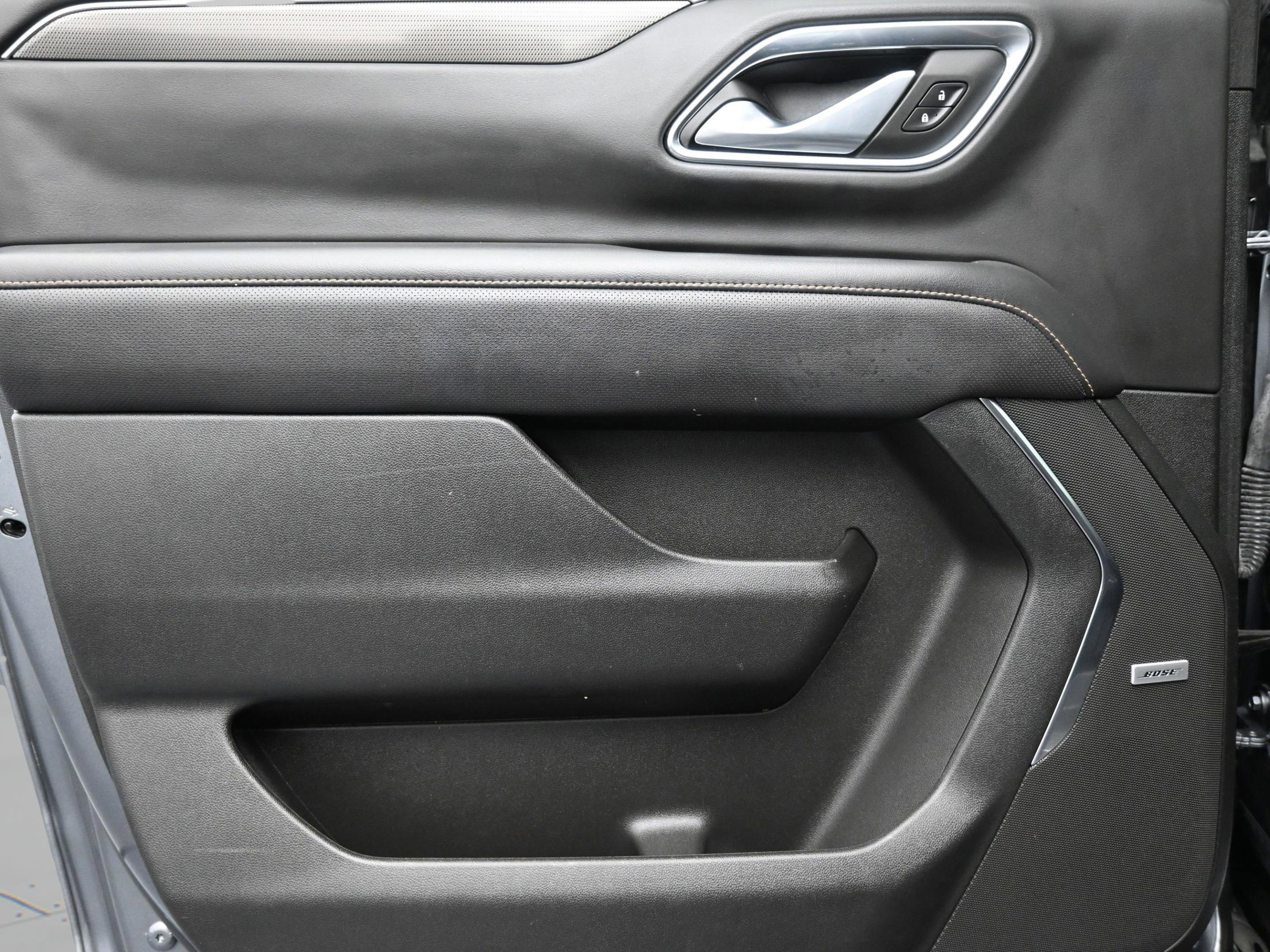 Used 2022 GMC Yukon XL AT4 image 41