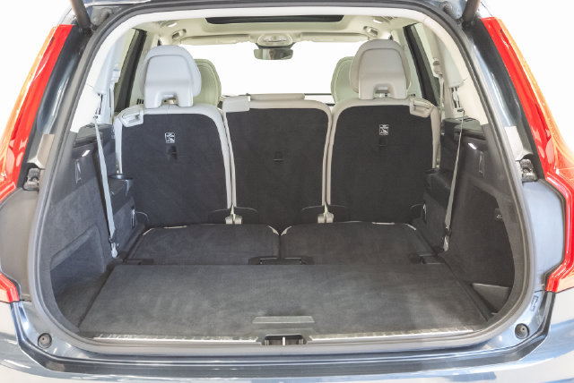 Used 2024 Volvo XC90 B5 Core AWD/4WD image 32