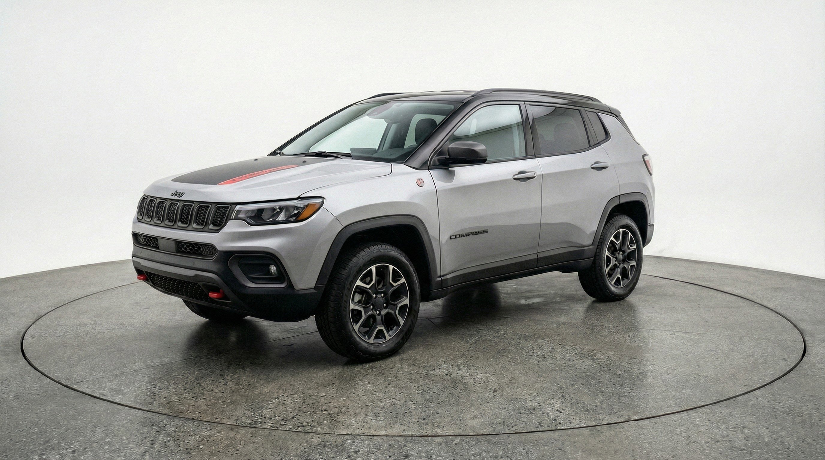 Used 2025 Jeep Compass Trailhawk AWD/4WD image 3